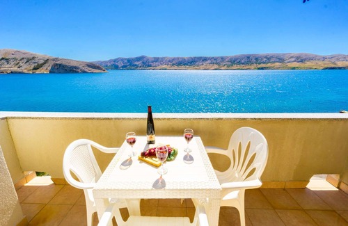 Zubovici Apartment | Apartment directly at the beach with sea view, free WiFi