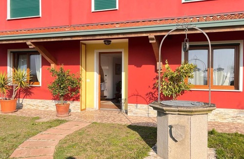 Codevigo Apartment | Apartment 'Diva Canova Laguna Veneta' with Shared Terrace, Wi-Fi and Air Conditioning