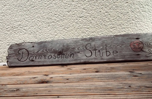 Sababurg Apartment | Apartment 'Dornröschenstube' with Shared Garden, Balcony and Wi-Fi