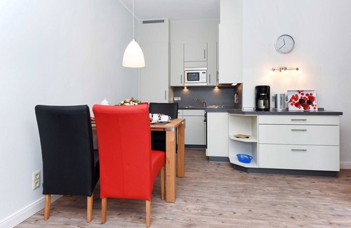 Neuharlingersiel Apartment | Apartment "down the middle" - "Haus Addenhausen"