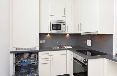 Neuharlingersiel Apartment | Apartment "down the middle" - "Haus Addenhausen"