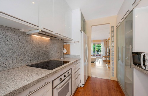 Urbanizacion Hacienda las Chapas Apartment | Apartment 'Dream Days in Marbella' with Mountain View, Wi-Fi and Air Conditioning