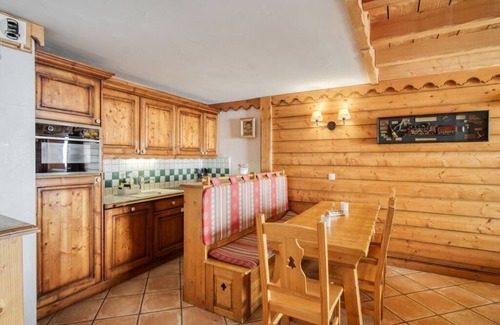 Val Claret Ski Chalet | Apartment Ecrin B 324 – Tignes Val Claret – Balcony with Grande-Motte View