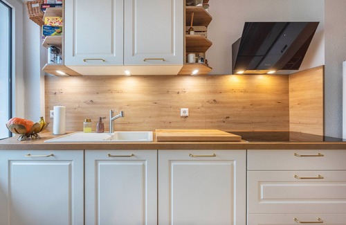 Badenstedt Apartment | Apartment 'Elegante Wohnung Mit Balkon' with Balcony and Wi-Fi