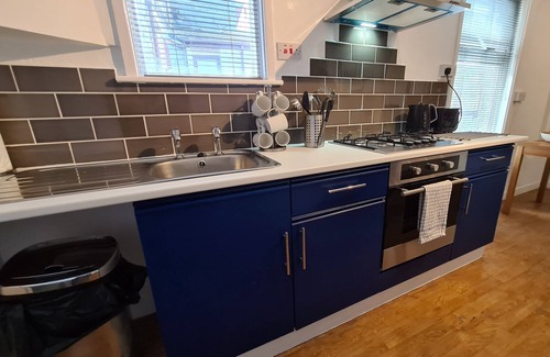 Rhayader Apartment | Apartment-Ensuite-Two Bedroom