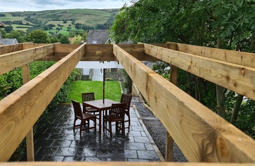 Rhayader Apartment | Apartment-Ensuite-Two Bedroom