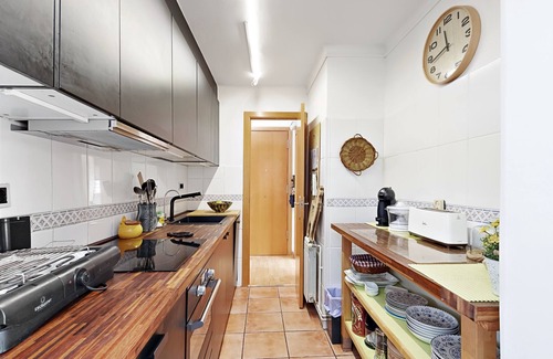 Vilanova I la Geltru Apartment | Apartment 'Precioso Piso Frente Al Mar' with Balcony, Wi-Fi and Air Conditioning