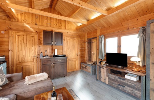 Mucheln House | Apartment 'Ferienhaus Seebrise - Marina Mücheln' with Lake View, Wi-Fi and Air Conditioning