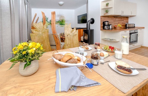 Neuendorf Apartment | Apartment 'Ferienwohnung Fliess' with Private Terrace and Wi-Fi