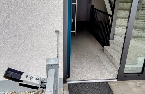 Ichenhausen Apartment | Apartment 'Ferienwohnung Happy' with Private Terrace, Private Garden and Wi-Fi