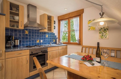 Rothkreuz Apartment | Apartment “Ferienwohnung Henne” near Lake Constance with Wi-Fi & Garden