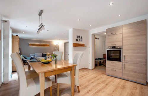 Altusried Apartment | Apartment 'Ferienwohnung Birke' with Mountain View, Private Terrace and Wi-Fi