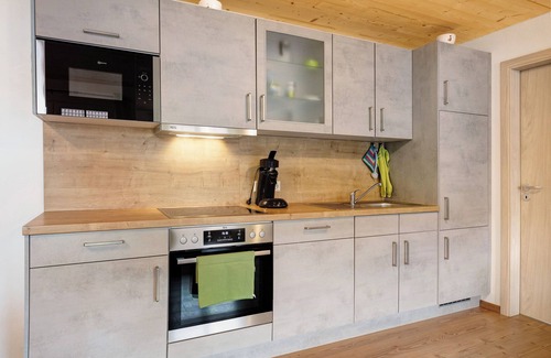 Unadingen Apartment | Apartment 'Ferienwohnung Wutach' with Shared Garden, Balcony and Wi-Fi