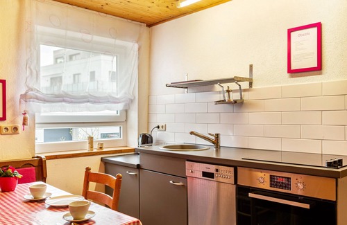 Munchen District Apartment | Apartment 'Ferienwohnung Fischer' with Private Terrace, Shared Garden and Wi-Fi