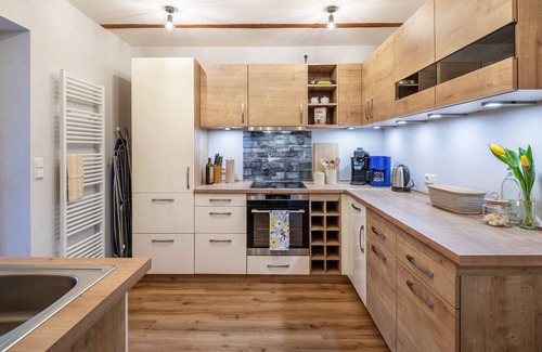 Rotenburg an der Fulda Apartment | Apartment 'Ferienwohnung Haseltal' with Shared Garden, Balcony and Wi-Fi