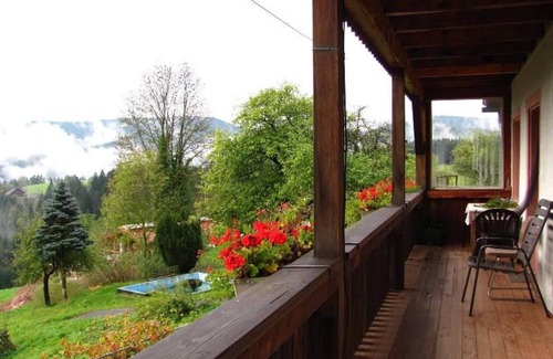 Schiltach Apartment | Apartment 'Ferienwohnung Panoramablick' with Mountain View, Shared Terrace and Wi-Fi