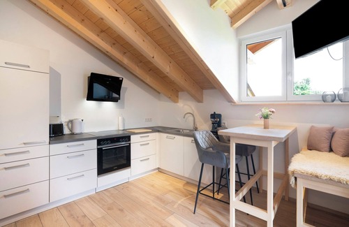 Bad Toelz Apartment | Apartment 'Ferienwohnung Wendelsteinblick' with Mountain View, Balcony and Wi-Fi