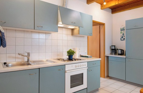 Petershausen-Ost Apartment | Apartment 'Ferienwohnung Links' with Balcony and Wi-Fi