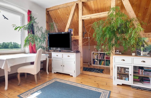 Steckelsdorf House | Apartment 'Ferienwohnung Ludwigslust Havelland' with Private Garden and Balcony