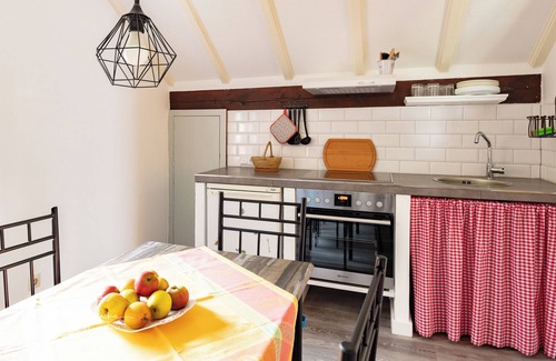 Schotten Apartment | Apartment 'Ferienwohnung Kleiber' with Shared Terrace, Shared Garden and Wi-Fi