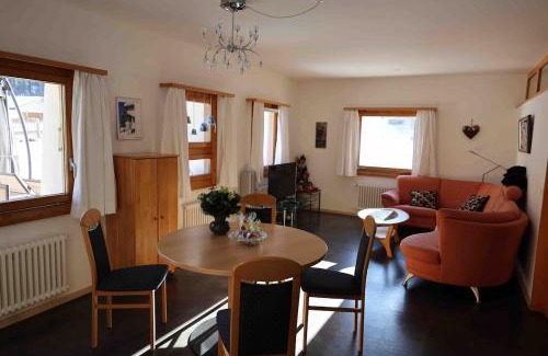 Santa Maria Val Muestair Apartment | Apartment for 1-4 people Chasa Plazzöl