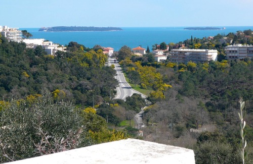 Mandelieu-La-Napoule Villa | Apartment/Villa sea view, secure domain with swimming pool & tennis court near Cannes