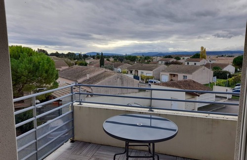 Villemoustaussou Apartment | Apartment