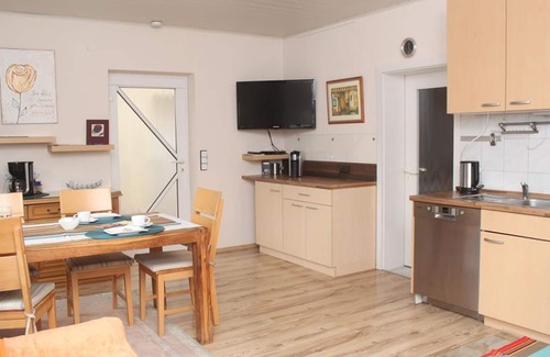 Lustadt Apartment | Apartment garden view - 4-bed apartment