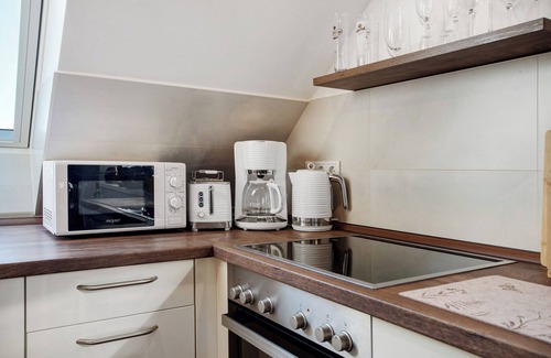 Neustrelitz Apartment | Apartment 'Gemütliche Ferienwohnung In Seenähe' with Shared Terrace, Shared Garden and Wi-Fi