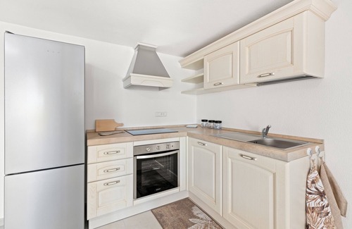 Torre dei Corsari Apartment | Apartment 'Giagiumar' with Sea View, Private Terrace and Air Conditioning