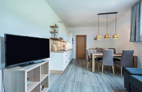 Merano Apartment | Apartment "Golserhof" with Wi-Fi, Terrace & Mountain View