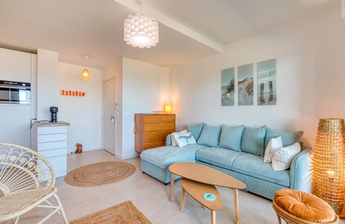 Marseillan Apartment | Apartment 'Grains De Sable' with Sea View, Private Terrace and Air Conditioning