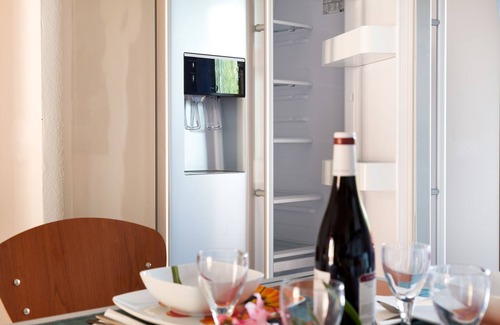 Monte Petrosu Apartment | Apartment 'Granito's' with Partial Sea View, Wi-Fi and Air Conditioning