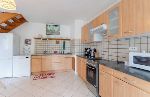 Guiche Apartment | Apartment 'Gte Elaïa Class 3 Au Coeur Du Pays' with Private Terrace, Wi-Fi and Air Conditioning