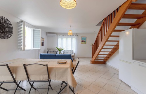 Guiche Apartment | Apartment 'Gte Elaïa Class 3 Au Coeur Du Pays' with Private Terrace, Wi-Fi and Air Conditioning