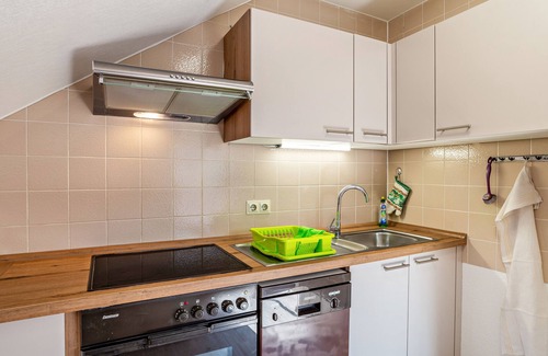 Gossersweiler Apartment | Apartment "Haus Günter und Valeria" with Mountain View, Shared Terrace & Wi-Fi