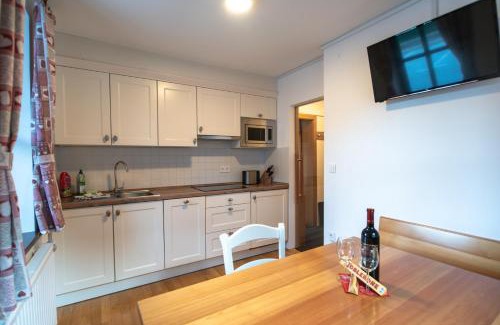 Kranjska Gora Apartment | Apartment Hribovc with atrium and free parking