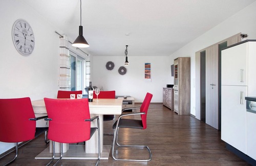 Wuchzenhofen Apartment | Apartment 'Im Allgäu - Biber 1' with Private Terrace, Shared Garden and Wi-Fi