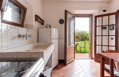 Pelago Apartment | Apartment 'Il Cerro Basic Per Due' with Shared Pool and Shared Garden