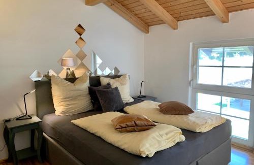 Schleusingen Apartment | Apartment "Im Sonneneck" bis 4 Personen mit Parkplatz, W-LAN, Netflix im Thüringer Wald, Schleusingen