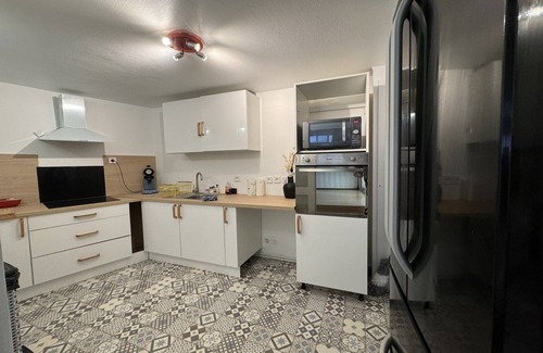 Ecommoy House | Apartment in Écommoy near Le Mans Circuit