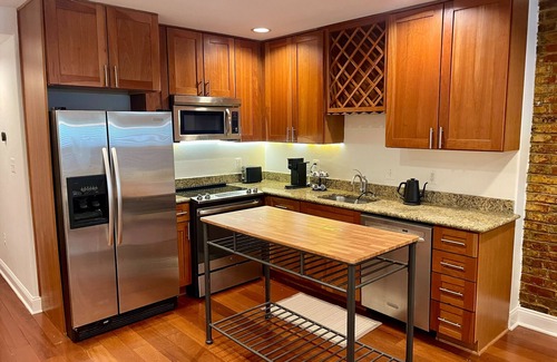 Lanier Heights Apartment | Apartment in Adams Morgan, short walking distance to 18th street and metro!
