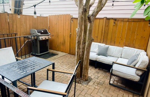 Lanier Heights Apartment | Apartment in Adams Morgan, short walking distance to 18th street and metro!