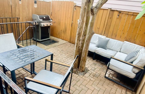 Lanier Heights Apartment | Apartment in Adams Morgan, short walking distance to 18th street and metro!