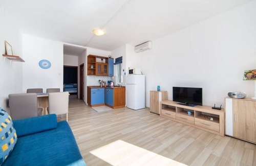 Brist Apartment | Apartment in Brist with Balcony, Air condition, WIFI (610-6)