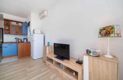 Brist Apartment | Apartment in Brist with Balcony, Air condition, WIFI (610-6)