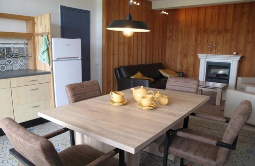 Cuzy House | Apartment in Cuzy with Heated Pool