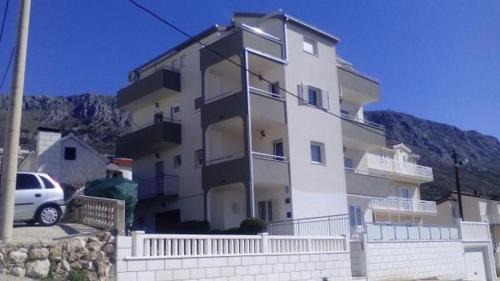 Dugi Rat Apartment | Apartment in Dugi Rat with sea view, balcony, air conditioning, WiFi 5113-3
