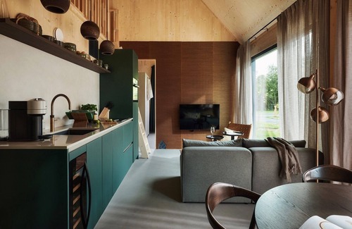 Hengelo House | Apartment in Gelderland near Nature Trails