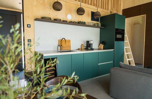 Hengelo House | Apartment in Gelderland near Nature Trails